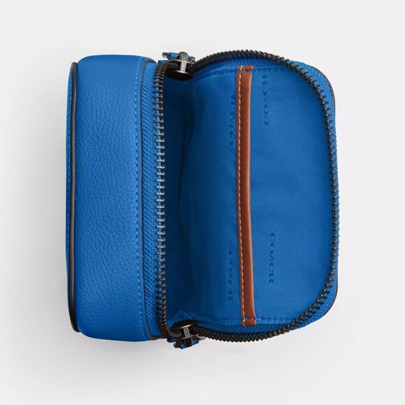 Coach Gotham Sling Pack 13 - Picture 5 of 12